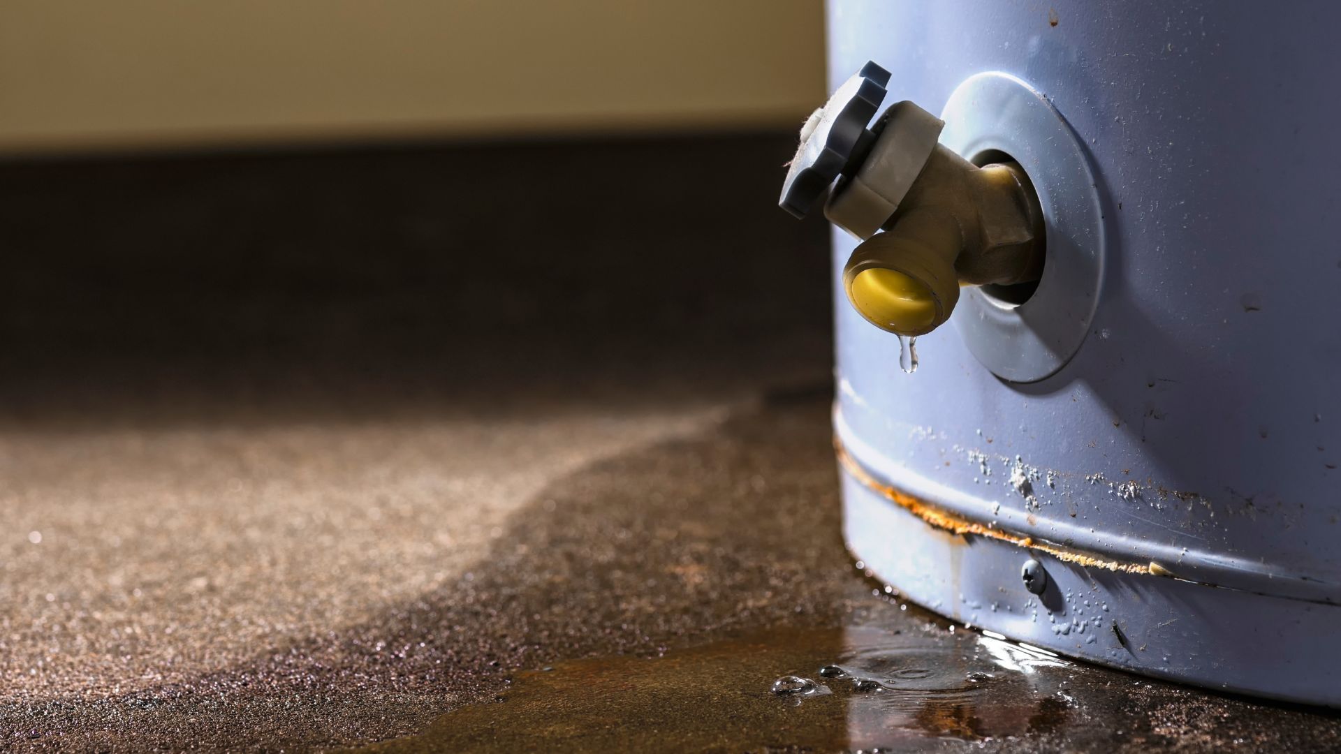 Should I Repair or Replace My Water Heater? 4 Key Factors to Keep in Mind