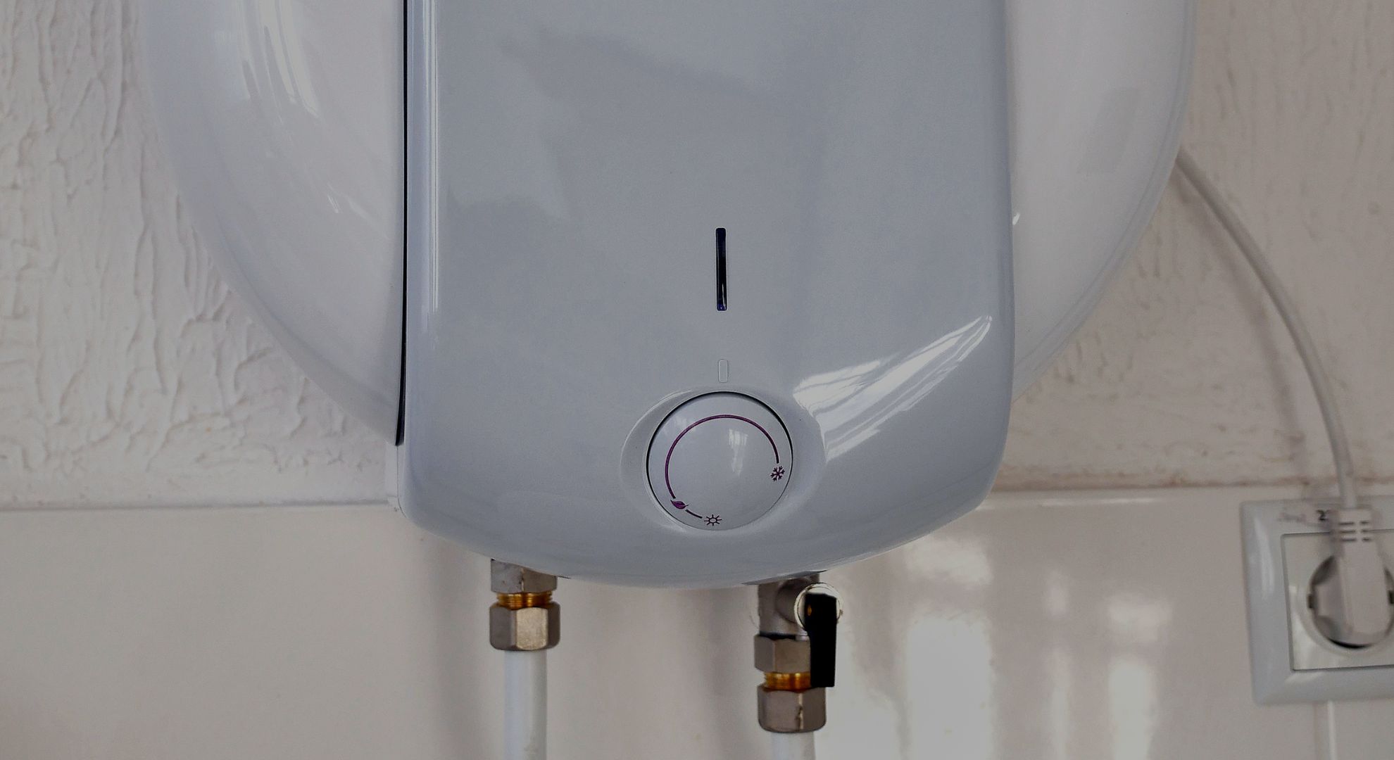 Traditional vs. Tankless Water Heaters: Which One is Right for You?