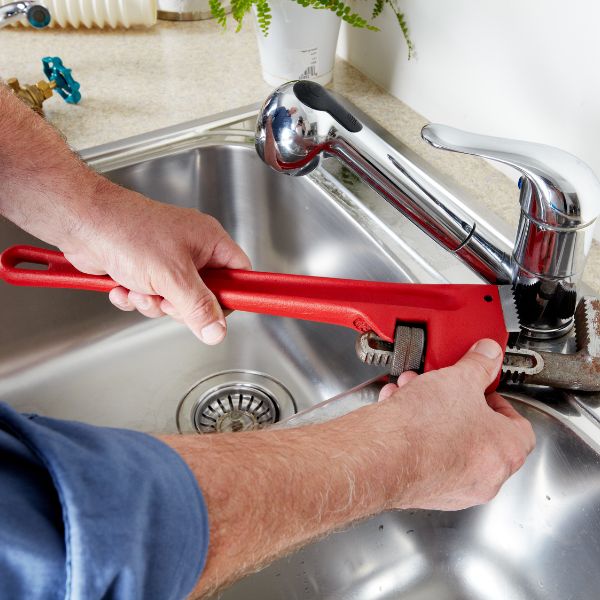 Tightening a water faucet