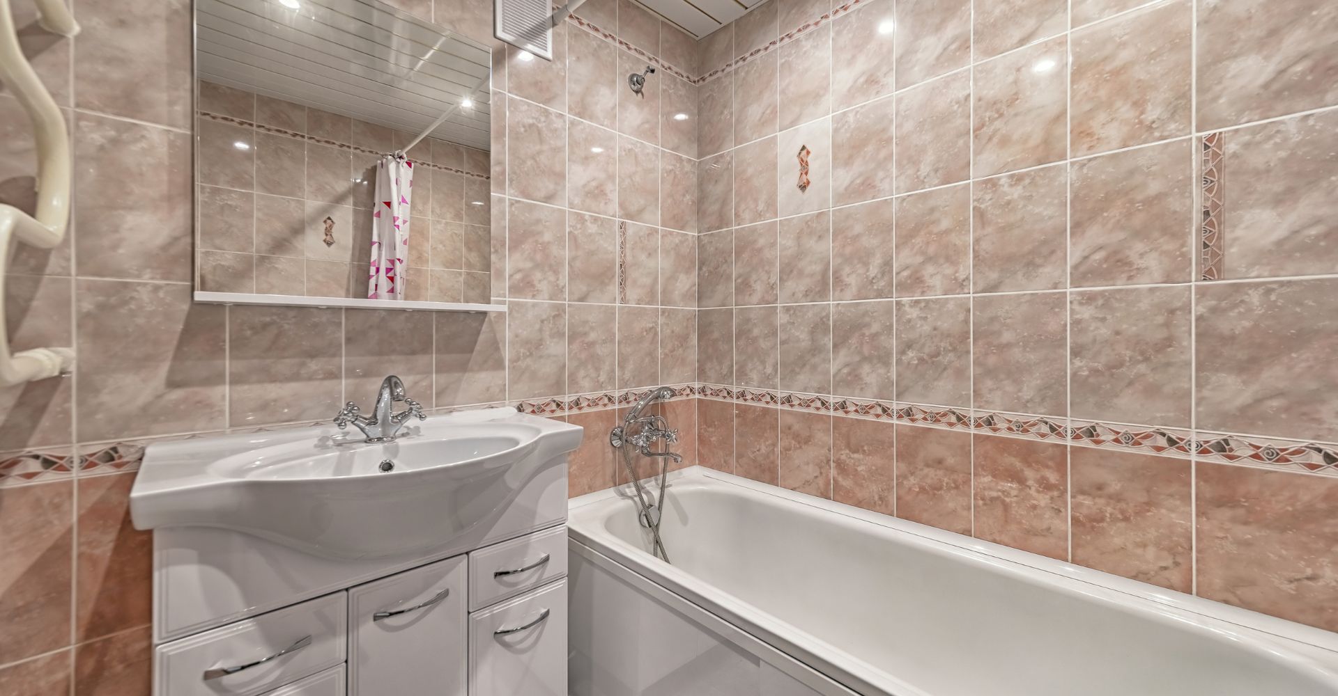 Plumbing Remodel Tips for Small Bathrooms and Kitchens